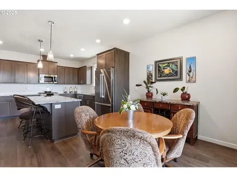 183 NE 19th Avenue Canby OR 97013