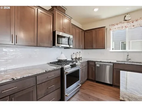 183 NE 19th Avenue Canby OR 97013