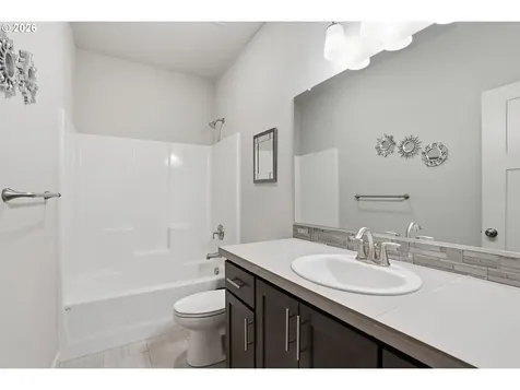 183 NE 19th Avenue Canby OR 97013