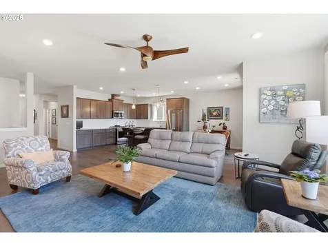 183 NE 19th Avenue Canby OR 97013