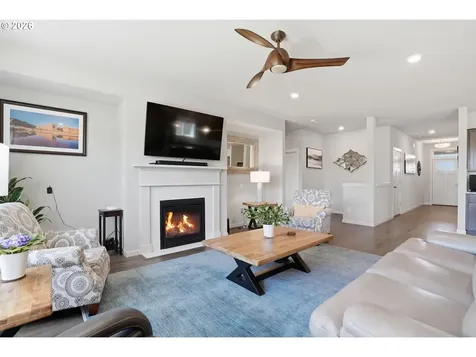 183 NE 19th Avenue Canby OR 97013