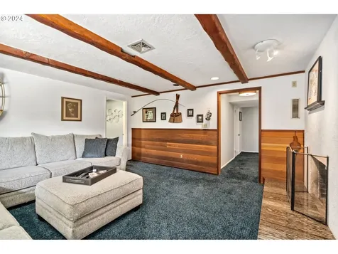 5220 SW 19th Drive Portland OR 97239