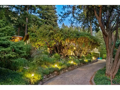 5220 SW 19th Drive Portland OR 97239