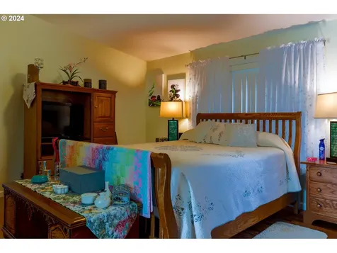 5422 Portland Road Ne Salem OR 97305