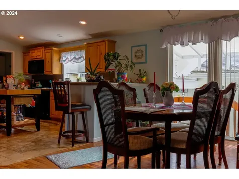 5422 Portland Road Ne Salem OR 97305