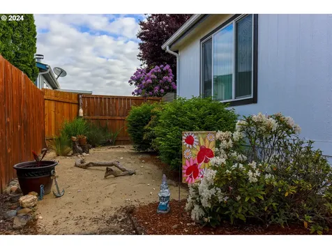 5422 Portland Road Ne Salem OR 97305