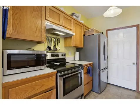 1524 E Mill Court Newberg OR 97132