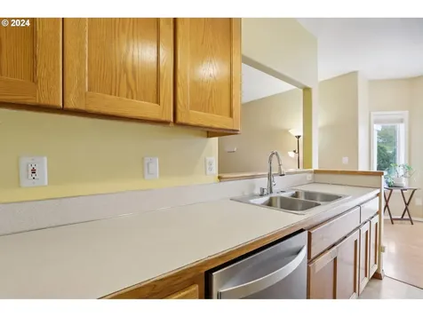 1524 E Mill Court Newberg OR 97132