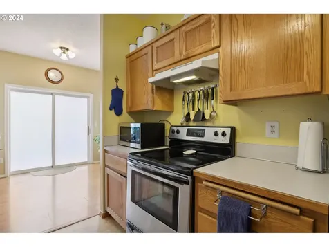1524 E Mill Court Newberg OR 97132