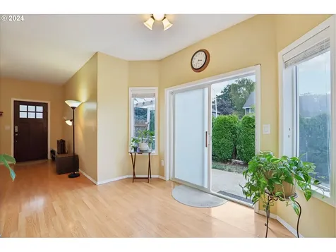 1524 E Mill Court Newberg OR 97132