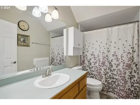 1524 E Mill Court Newberg OR 97132