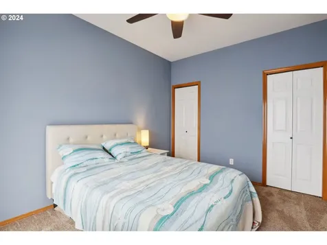 1524 E Mill Court Newberg OR 97132