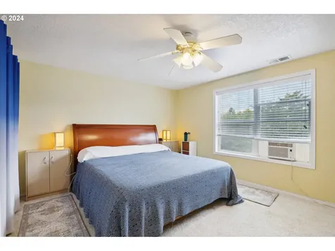 1524 E Mill Court Newberg OR 97132