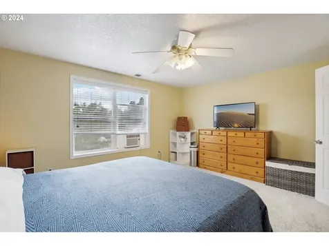 1524 E Mill Court Newberg OR 97132
