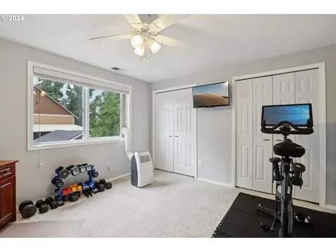 1524 E Mill Court Newberg OR 97132