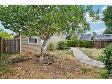 1524 E Mill Court Newberg OR 97132