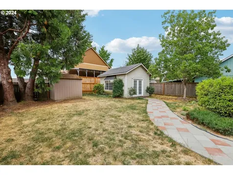 1524 E Mill Court Newberg OR 97132