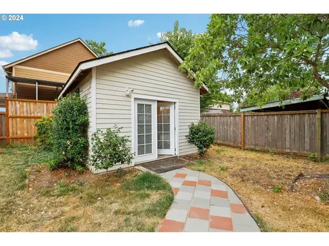 1524 E Mill Court Newberg OR 97132