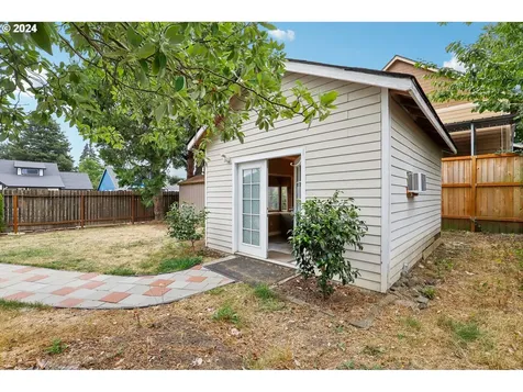 1524 E Mill Court Newberg OR 97132