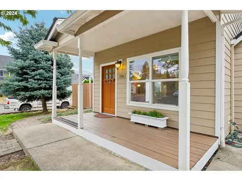 1524 E Mill Court Newberg OR 97132