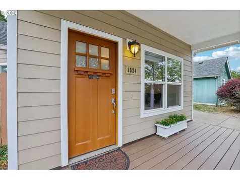 1524 E Mill Court Newberg OR 97132