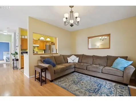 1524 E Mill Court Newberg OR 97132