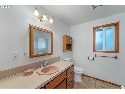 805 Willow Street Kelso WA 98626