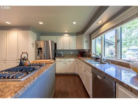 944 Shaughnessy Lane Eugene OR 97401