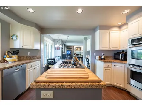 944 Shaughnessy Lane Eugene OR 97401