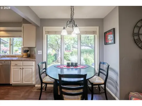 944 Shaughnessy Lane Eugene OR 97401