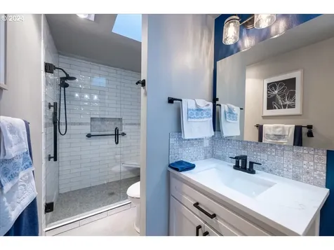 944 Shaughnessy Lane Eugene OR 97401