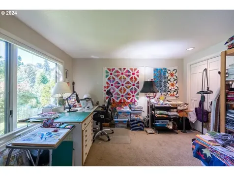 944 Shaughnessy Lane Eugene OR 97401