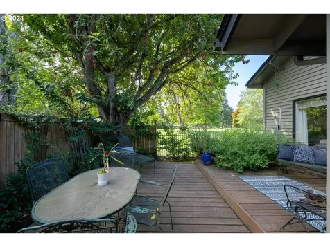 944 Shaughnessy Lane Eugene OR 97401