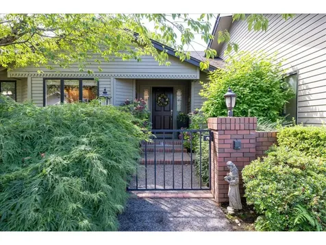 944 Shaughnessy Lane Eugene OR 97401