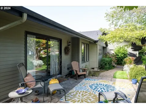 944 Shaughnessy Lane Eugene OR 97401