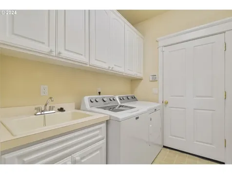 140 Tioga Court Cottage Grove OR 97424