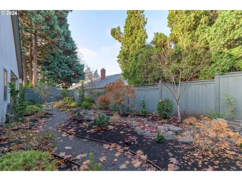 931 Shaughnessy Lane Eugene OR 97401