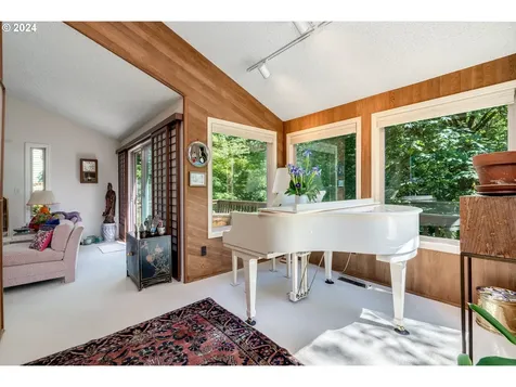 6136 Sw Barnes Road Portland OR 97221
