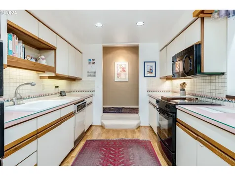 6136 Sw Barnes Road Portland OR 97221