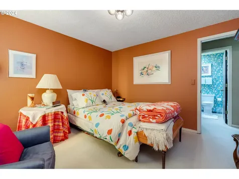 6136 Sw Barnes Road Portland OR 97221