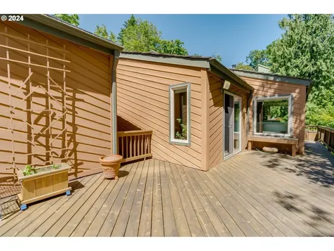 6136 Sw Barnes Road Portland OR 97221