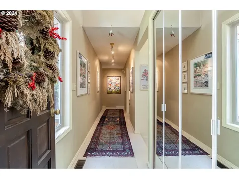 6136 Sw Barnes Road Portland OR 97221