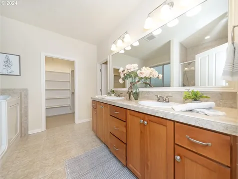 2514 Falls Street Forest Grove OR 97116