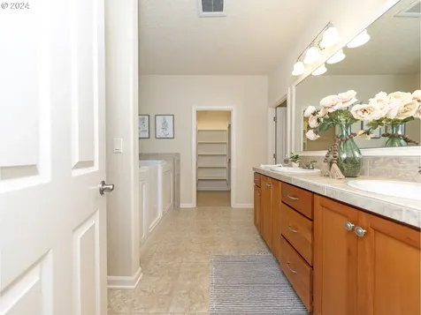 2514 Falls Street Forest Grove OR 97116