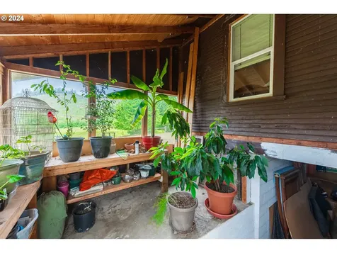 17867 Highway 42 Myrtle Point OR 97458