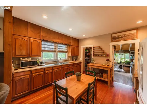 17867 Highway 42 Myrtle Point OR 97458