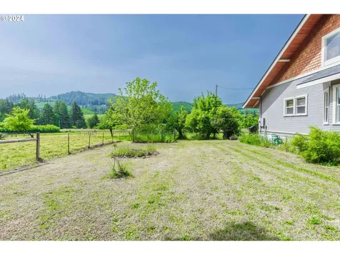 17867 Highway 42 Myrtle Point OR 97458