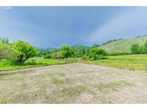 17867 Highway 42 Myrtle Point OR 97458