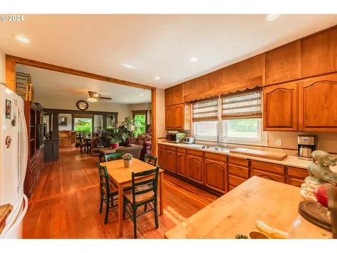 17867 Highway 42 Myrtle Point OR 97458