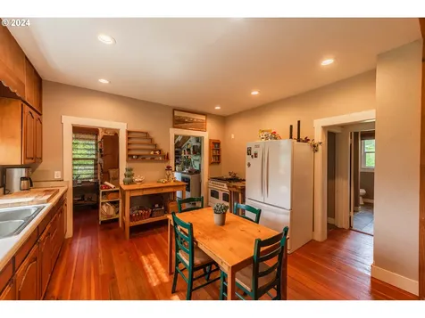 17867 Highway 42 Myrtle Point OR 97458
